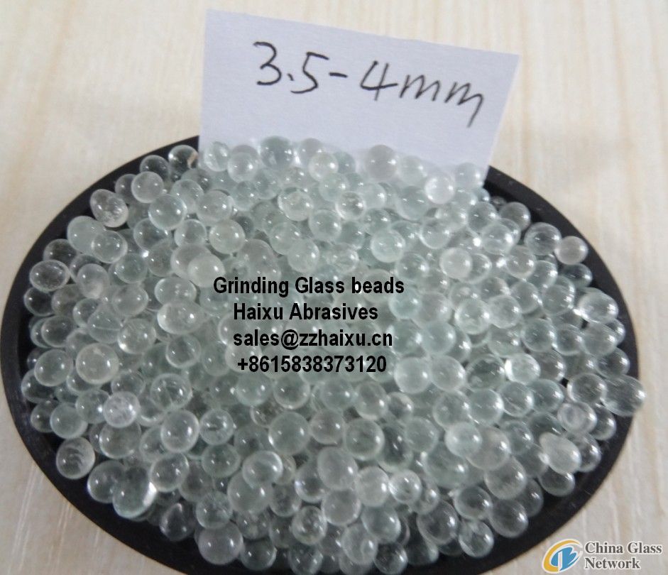 Glass beads for grinding